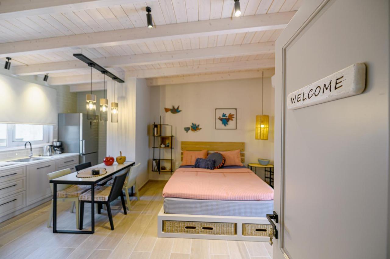 Fiorela'S Casa- A Stylish Loft Apartment In The Heart Of Preveza Eksteriør billede
